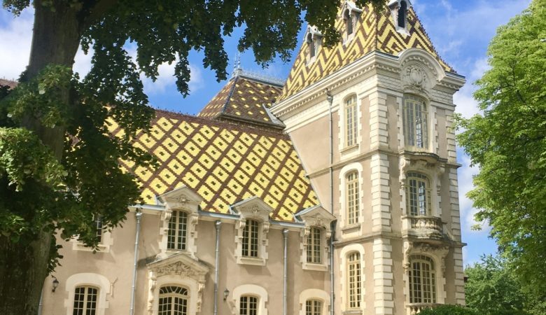 Château et vignobles de la colline de Corton