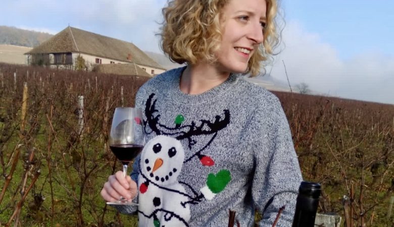 Alexia Papin dans les vignes en hiver