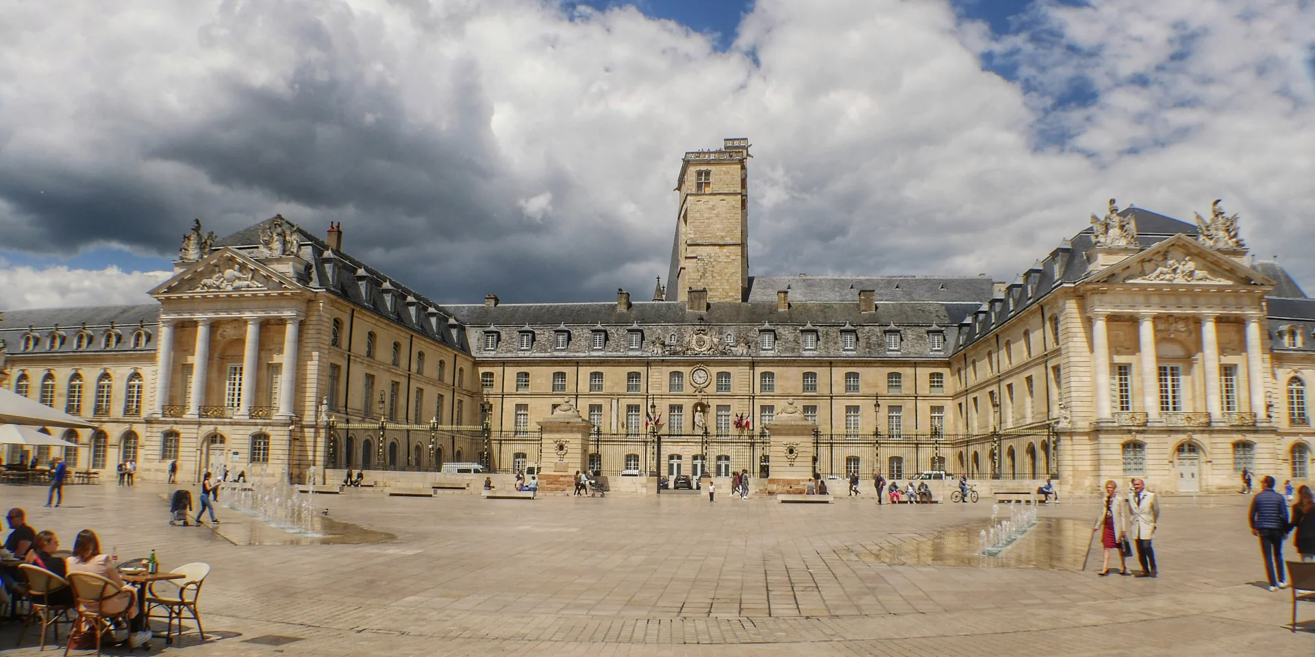 Place de la Libération à Dijon